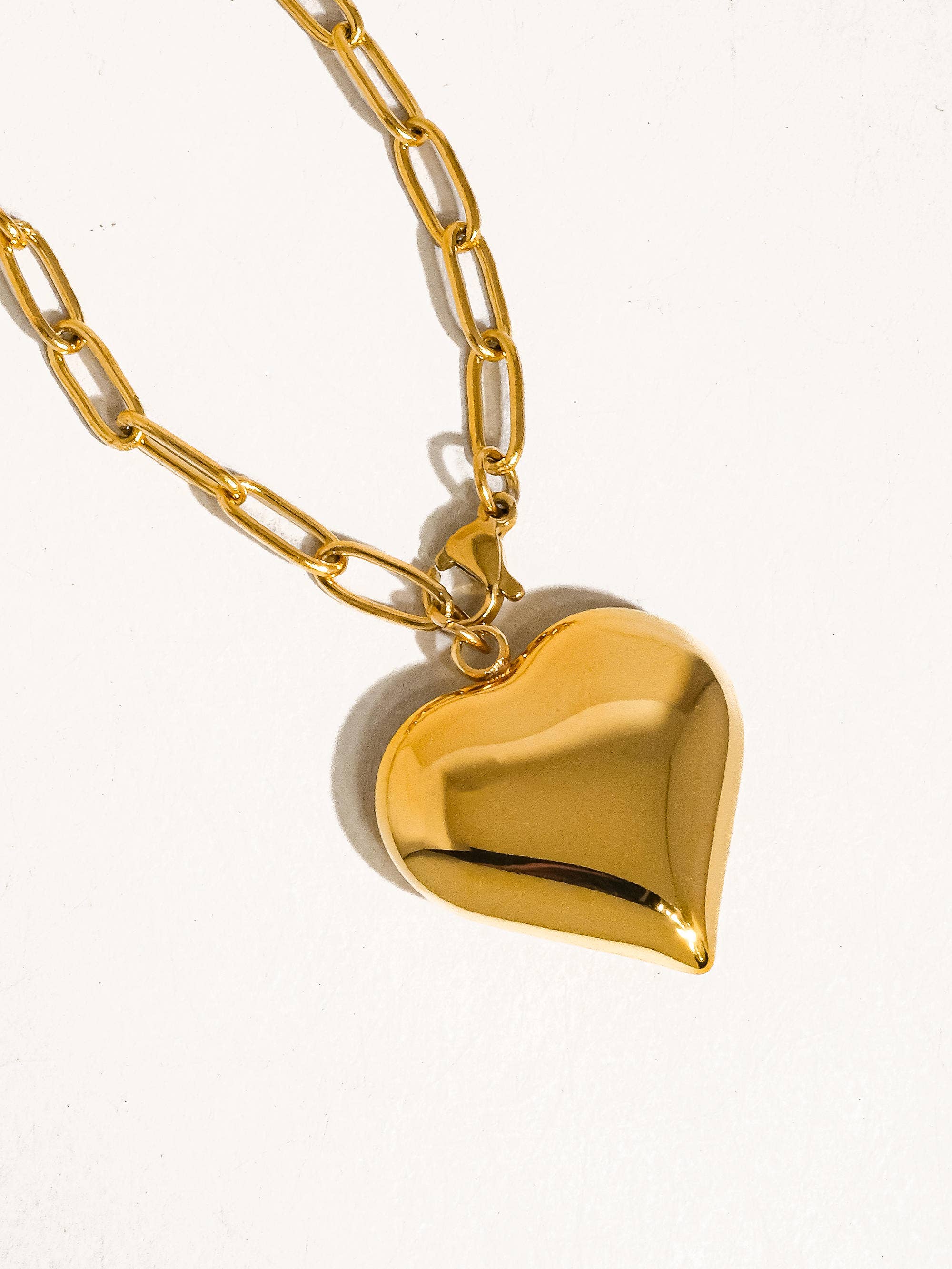 Paris 18K Gold Non-Tarnish Large Heart Chain Necklace – Haystacks