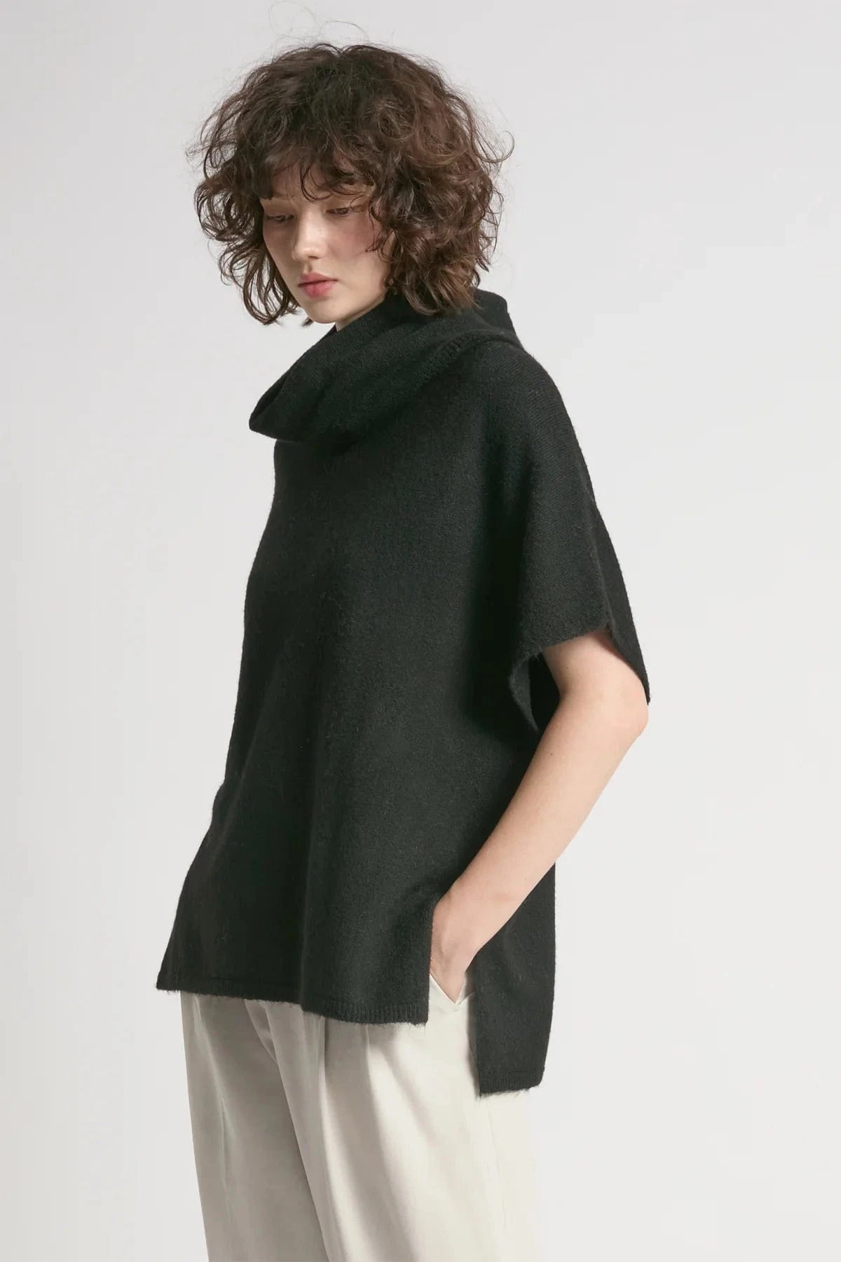 Haystacks Sweater One size Flowy Neck Sleeved Sweater Vest - Black
