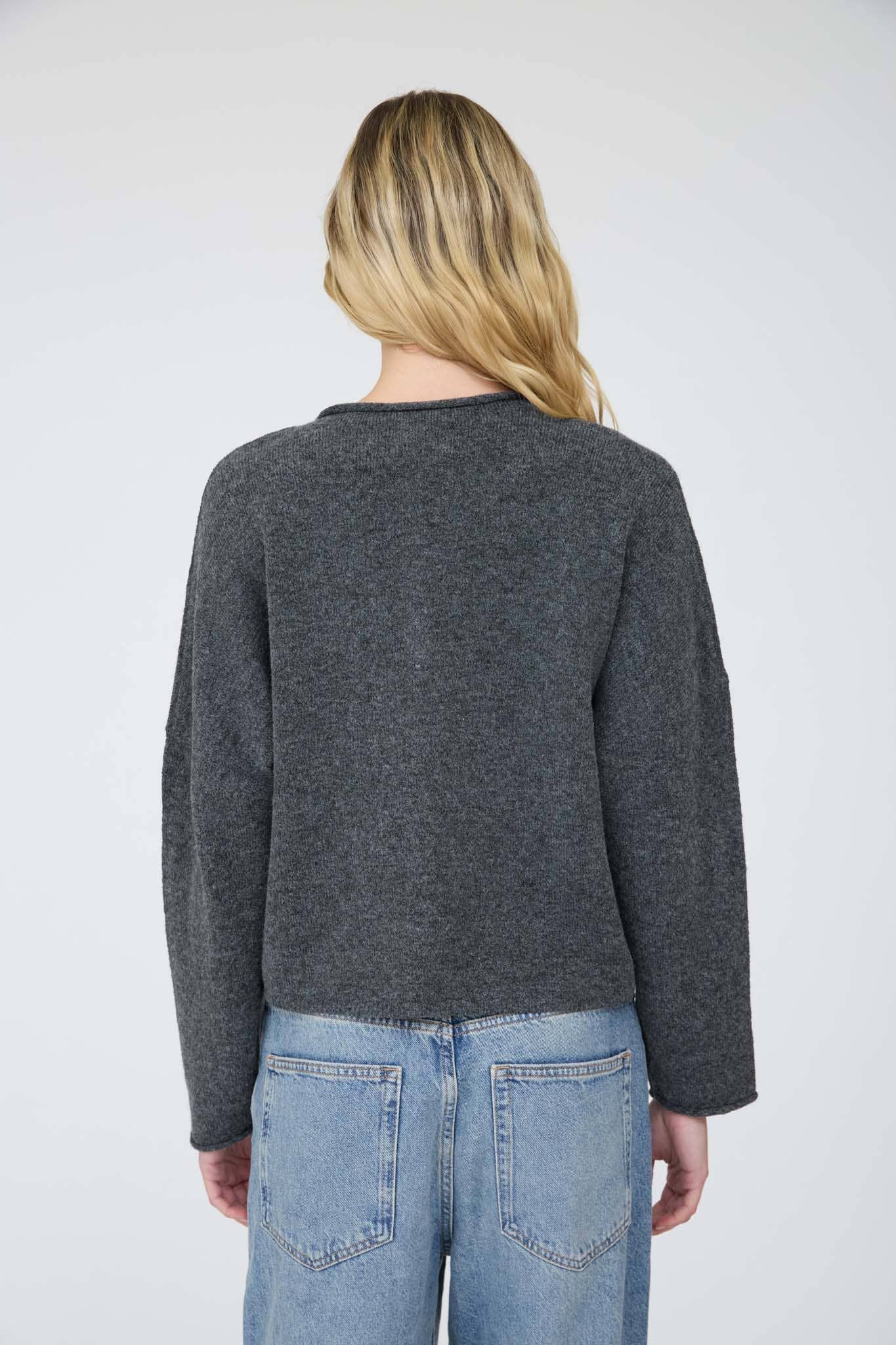 J.O.A LIGHTWEIGHT BUTTON DOWN KNIT CARDIGAN
