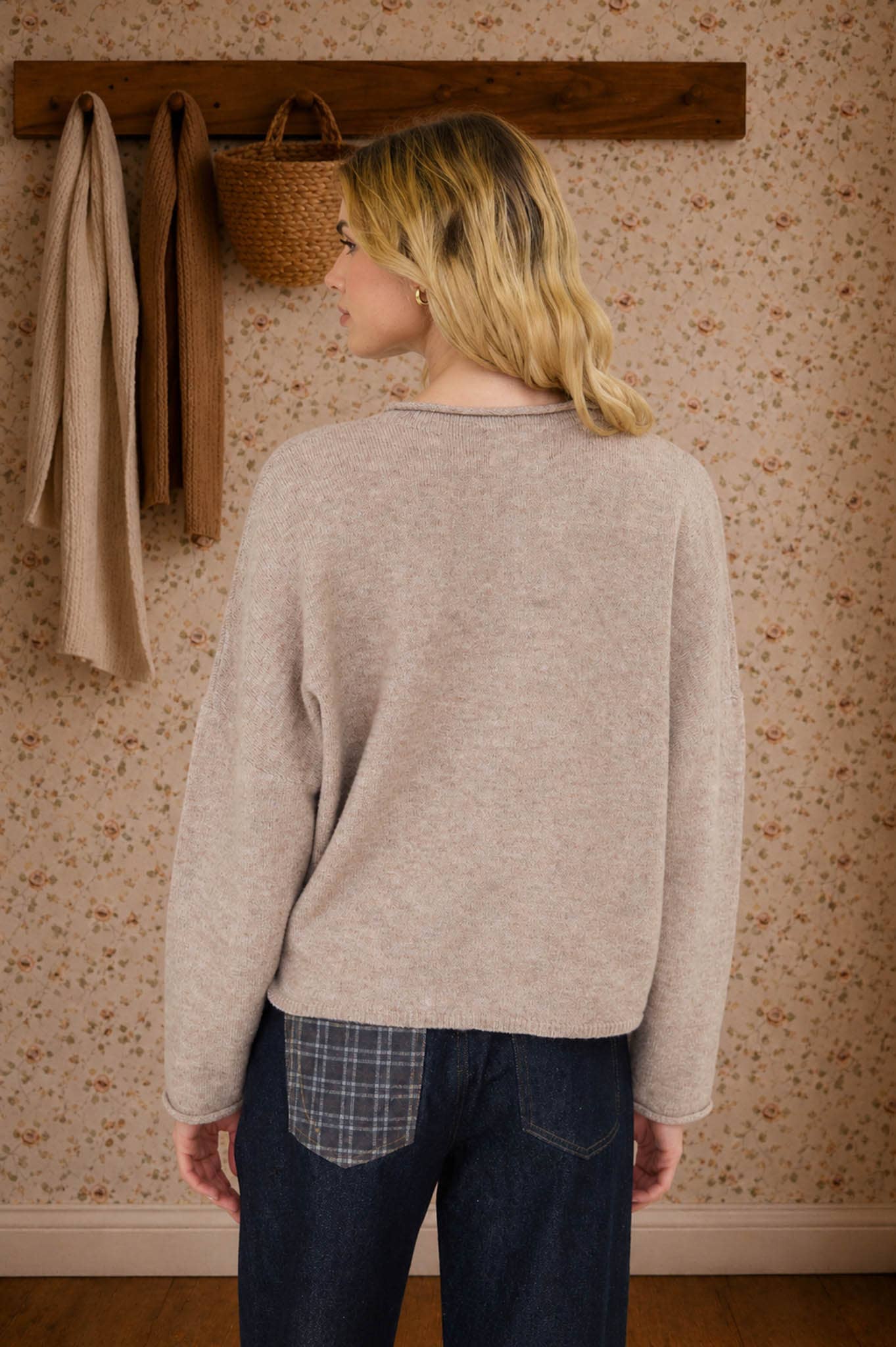 J.O.A LIGHTWEIGHT BUTTON DOWN KNIT CARDIGAN