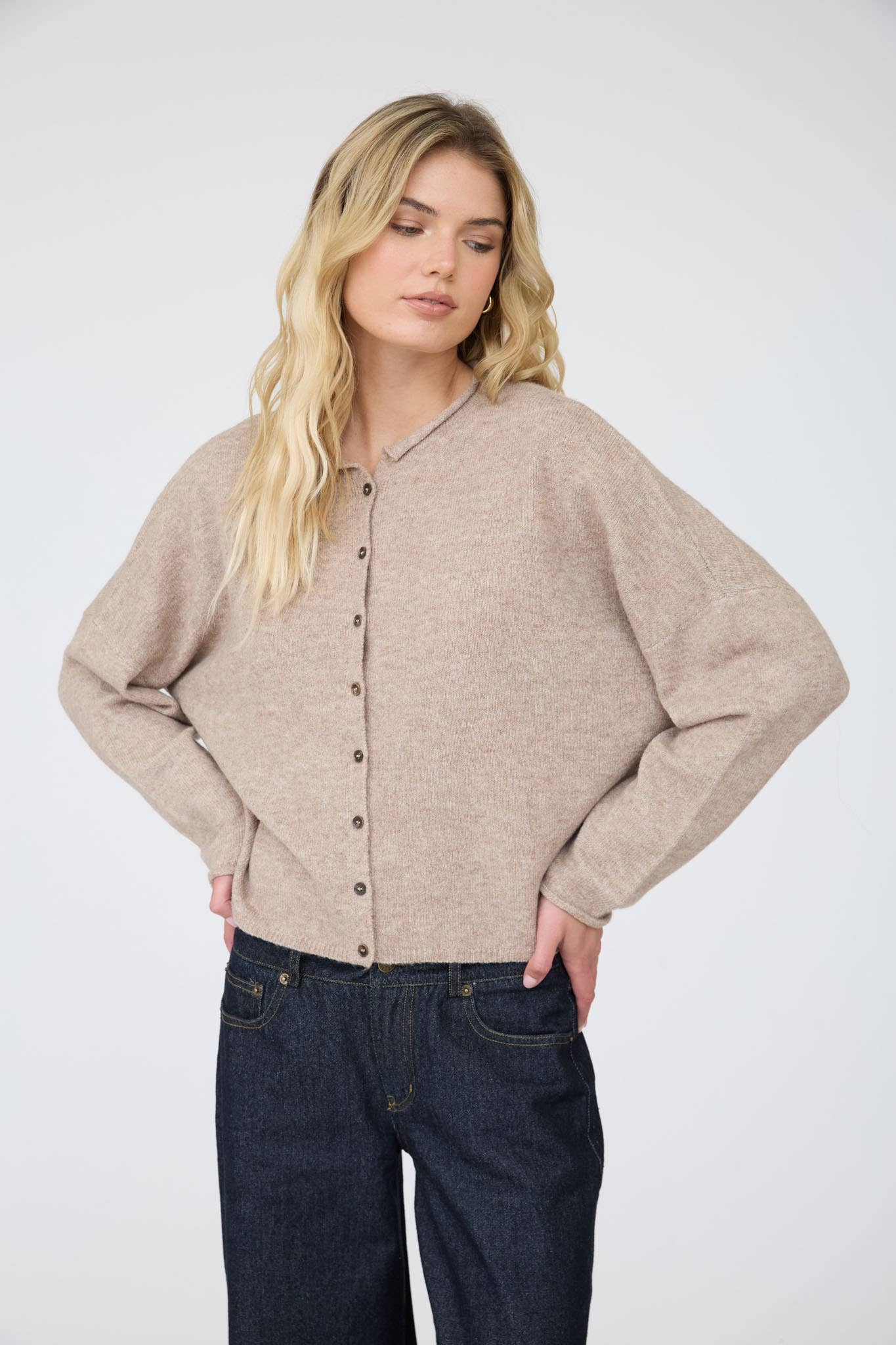 J.O.A LIGHTWEIGHT BUTTON DOWN KNIT CARDIGAN