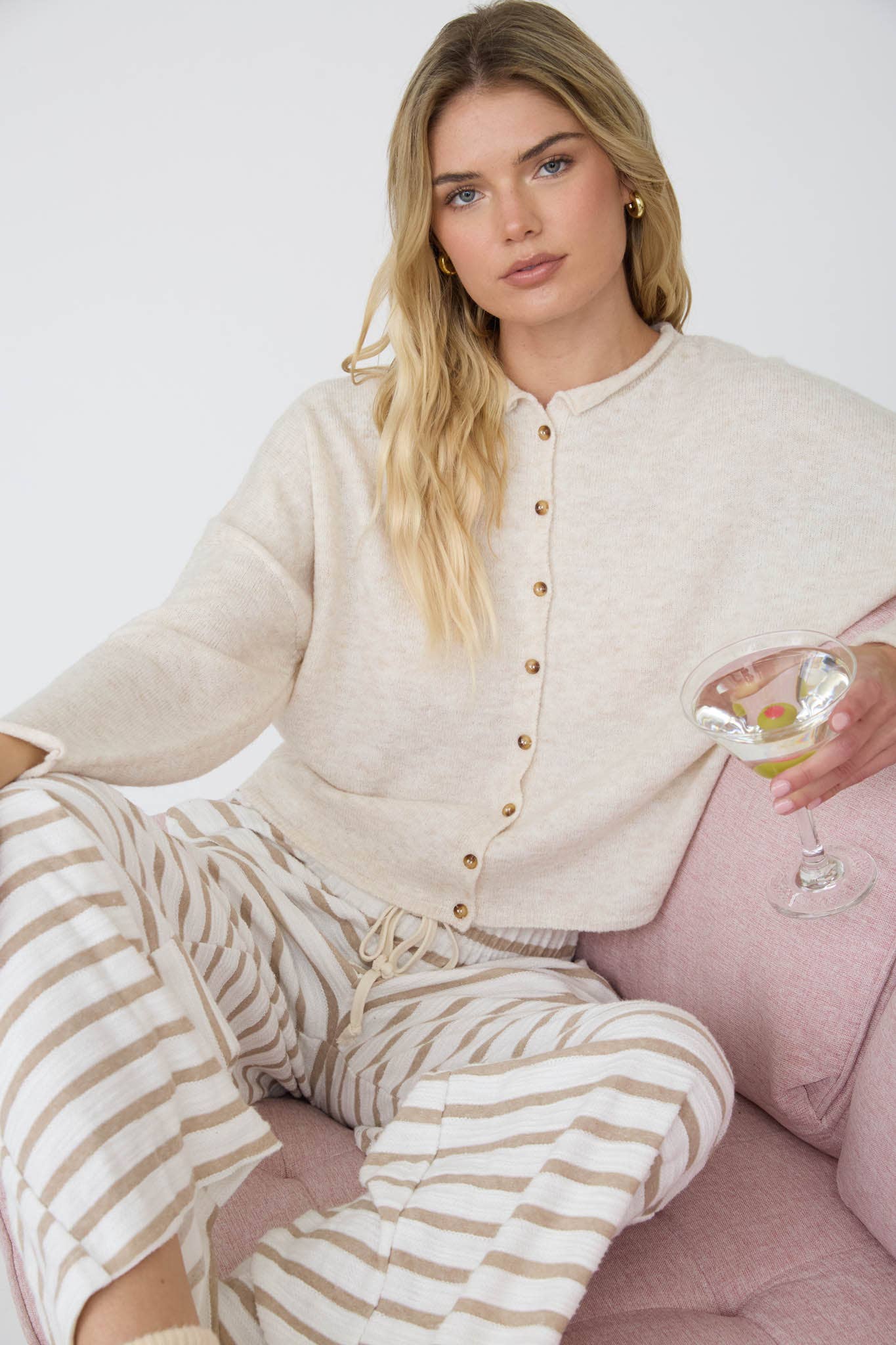 J.O.A LIGHTWEIGHT BUTTON DOWN KNIT CARDIGAN