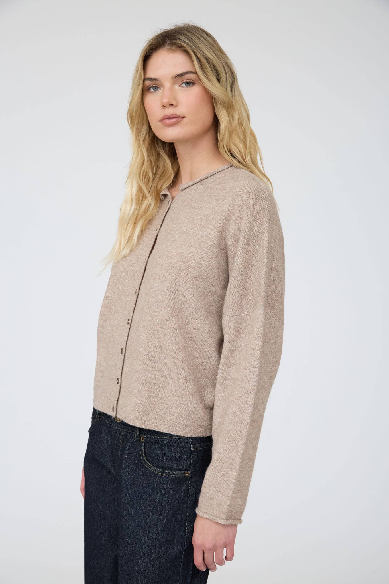 J.O.A LIGHTWEIGHT BUTTON DOWN KNIT CARDIGAN