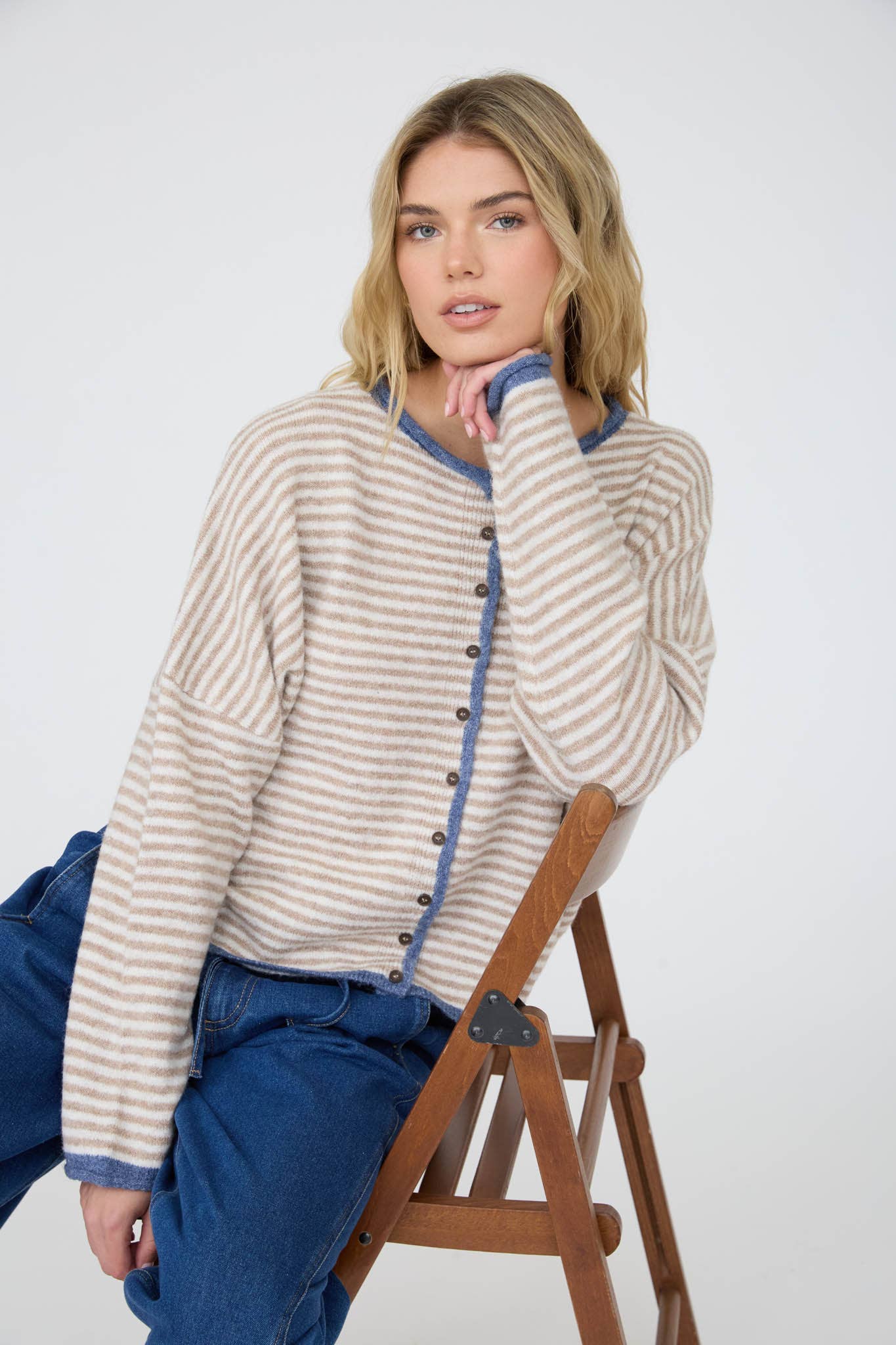 J.O.A STRIPE RAW EDGE BUTTON DOWN LONG SLEEVE CARDIGAN