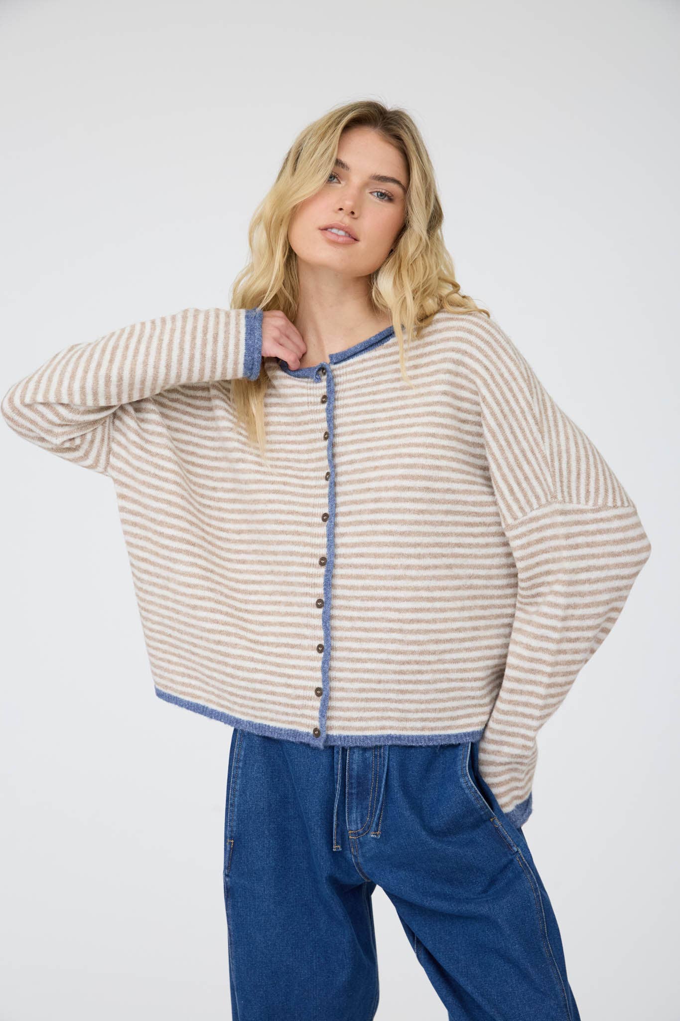 J.O.A STRIPE RAW EDGE BUTTON DOWN LONG SLEEVE CARDIGAN