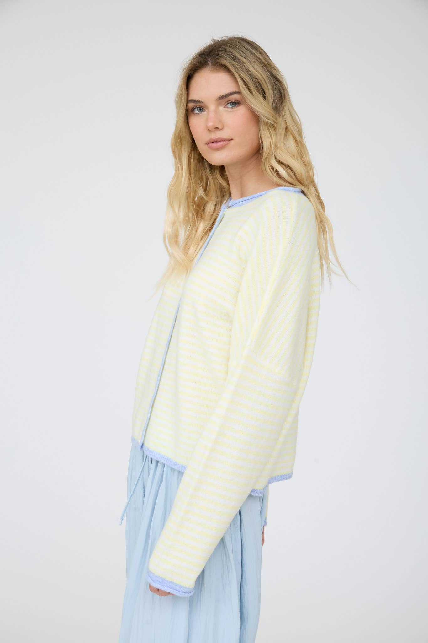 J.O.A STRIPE RAW EDGE BUTTON DOWN LONG SLEEVE CARDIGAN