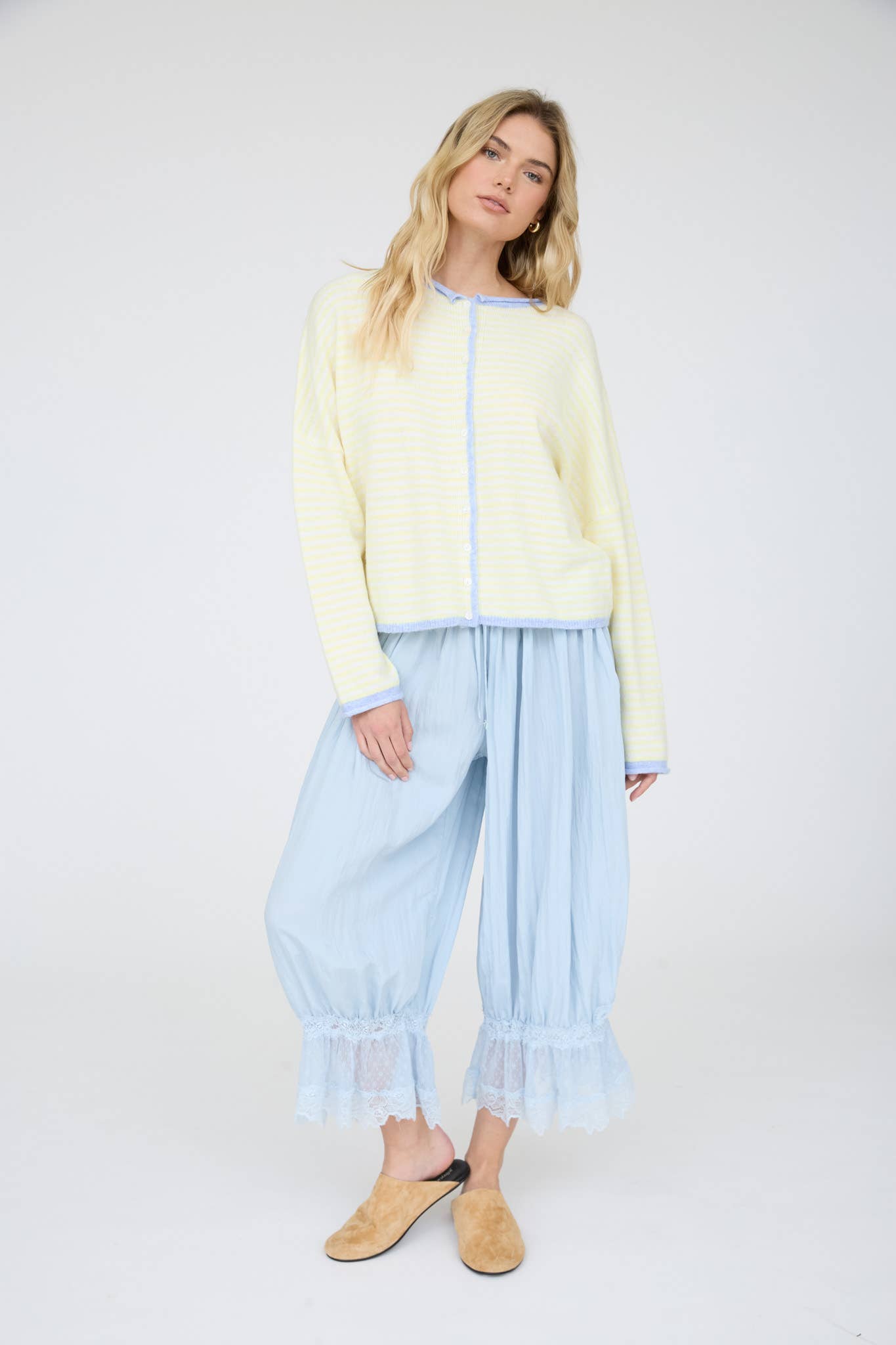 J.O.A STRIPE RAW EDGE BUTTON DOWN LONG SLEEVE CARDIGAN