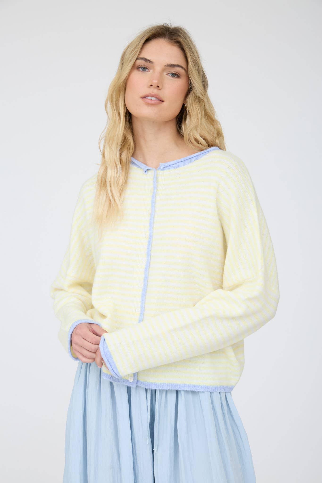 J.O.A STRIPE RAW EDGE BUTTON DOWN LONG SLEEVE CARDIGAN