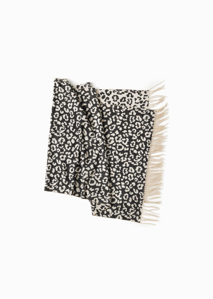 Look by M Scarf Super Soft Reversible Leopard Scarf