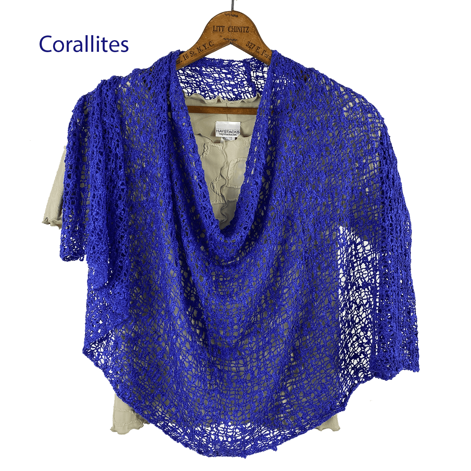 Tanami Poncho Corallites Popcorn Knit Poncho Biasa (Corallites)