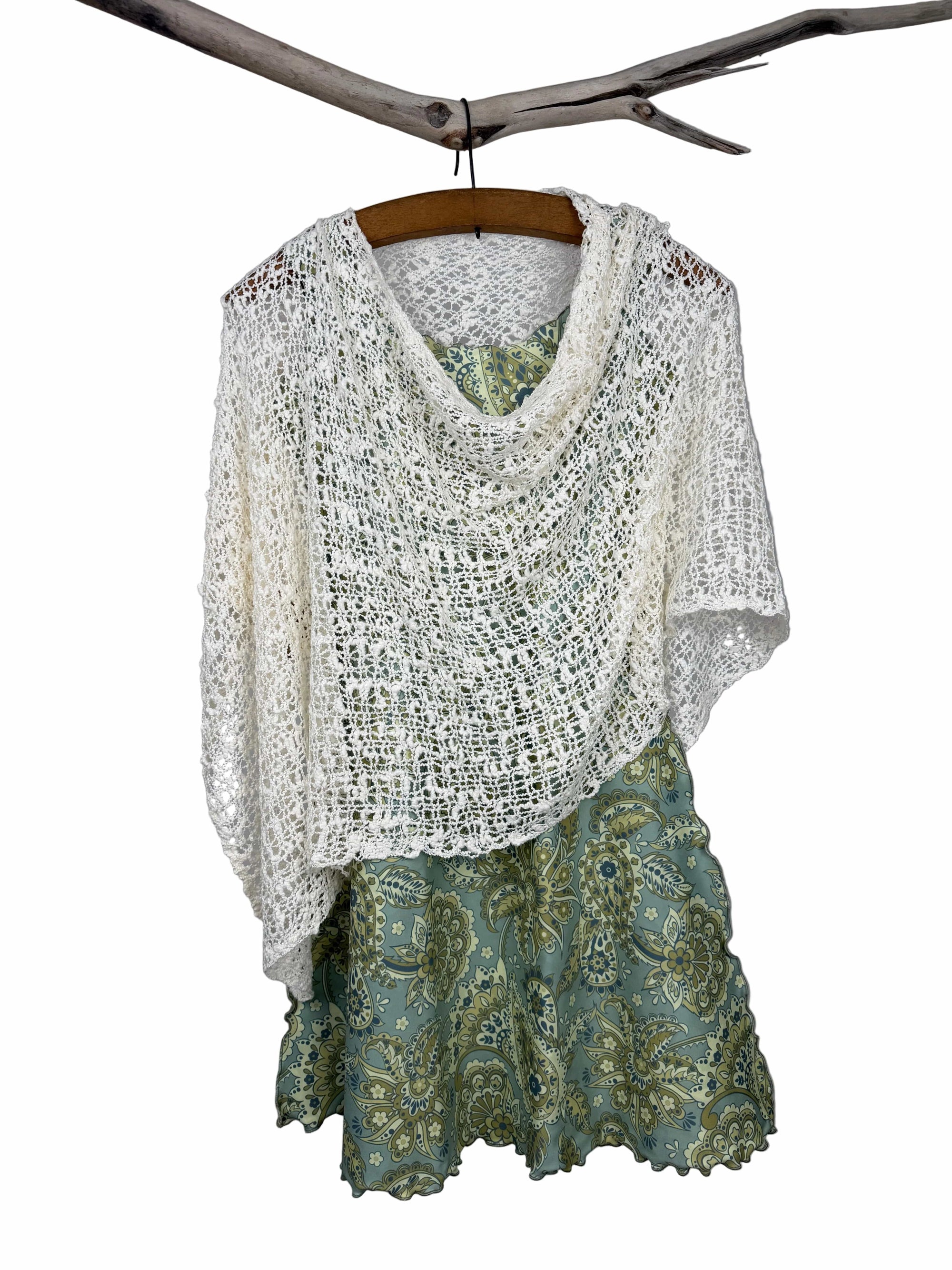 Tanami Poncho Off White Popcorn Knit Poncho Biasa (Off White)