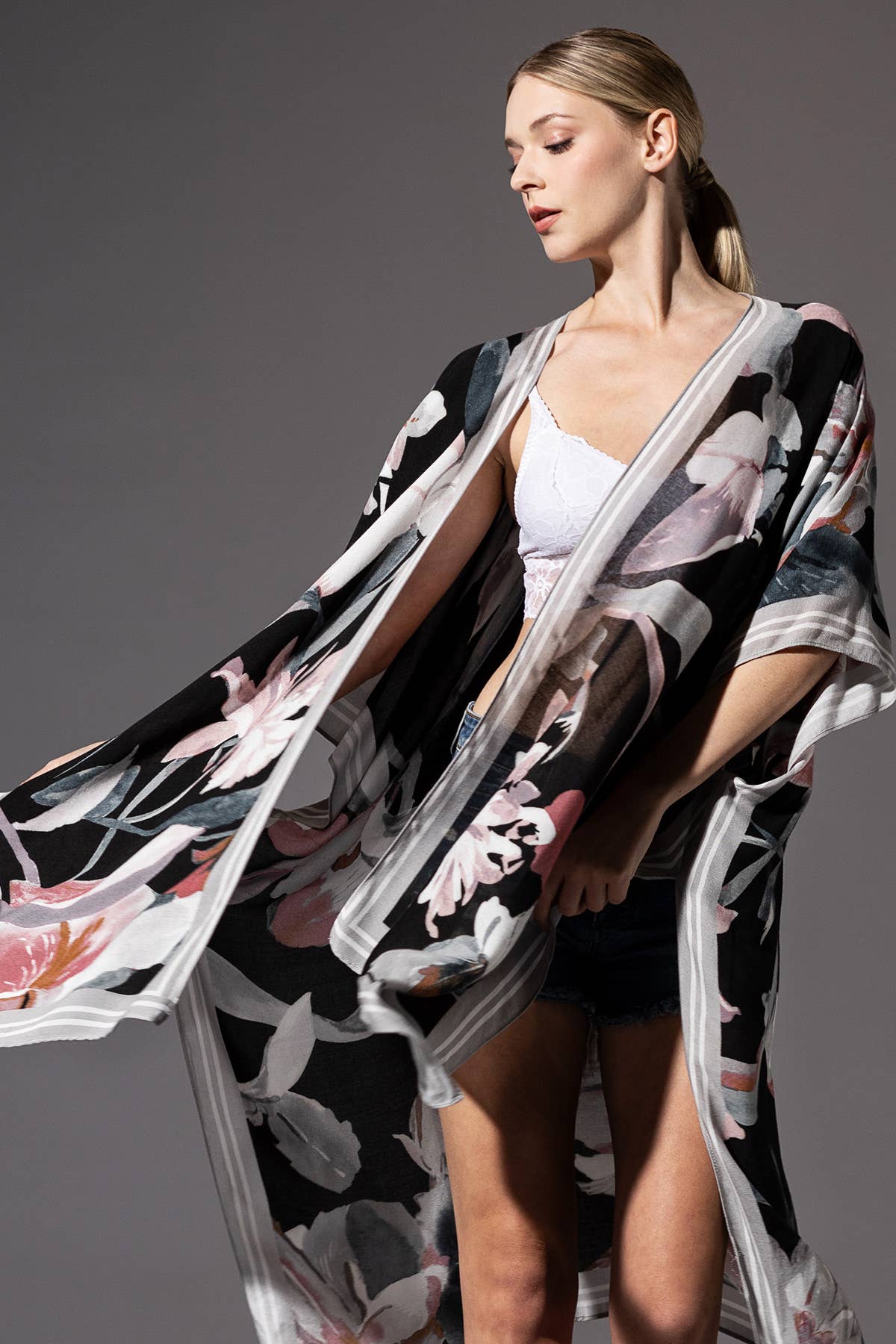 Moonbay Kimono – Haystacks