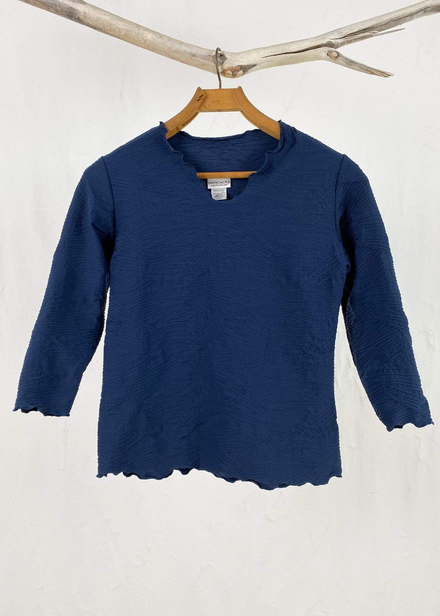 Haystacks top Navy Pentagono Textured Surreal Top