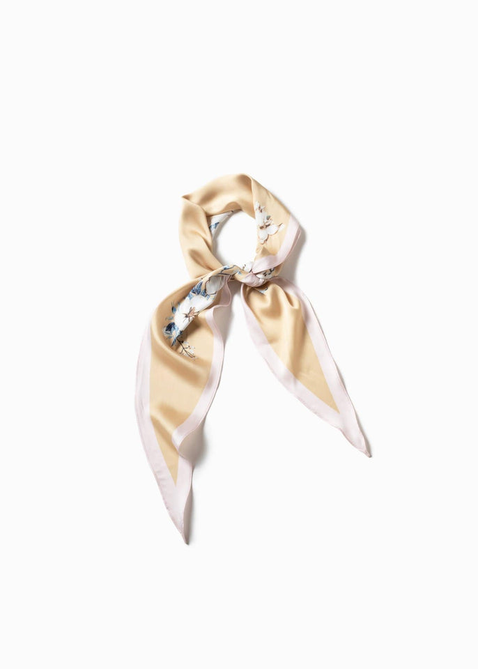 Look by M Scarf Vintage Floral Diamond Scarf